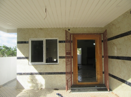 0) Li Id : 165 - Car Parking and House Entrance.JPG